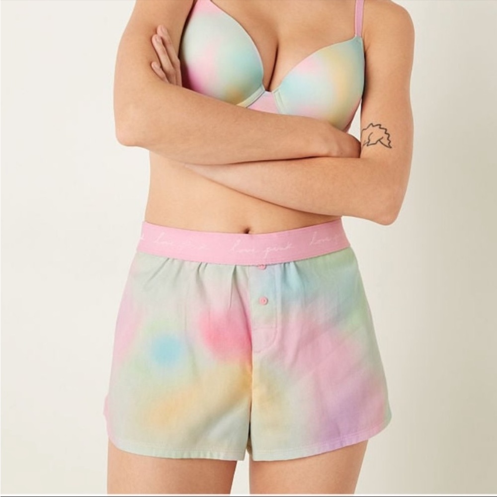 🩷VICTORIAS SECRET PINK FLANNEL BOXY PAJAMA SHORTS SIZE MEDIUM *NWT*🩷